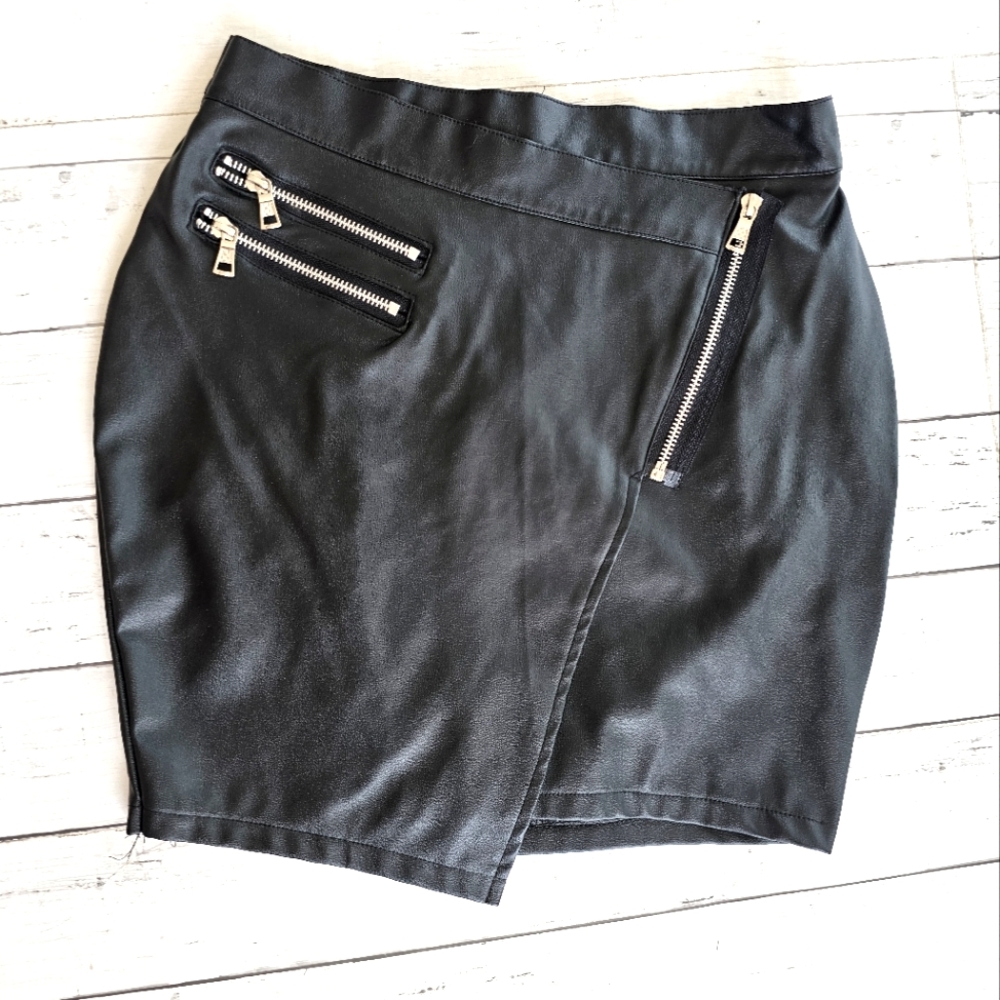 Rue21 Faux Leather Black Asymmetrical Mini Skirt Zip Detail Stretchy NWOT Size M